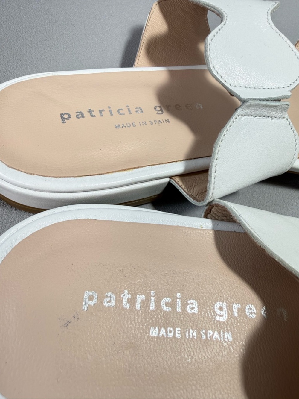 Patricia Green Palm Beach White Flat Scalloped Strap Slide Sandals - Picture 7 of 10